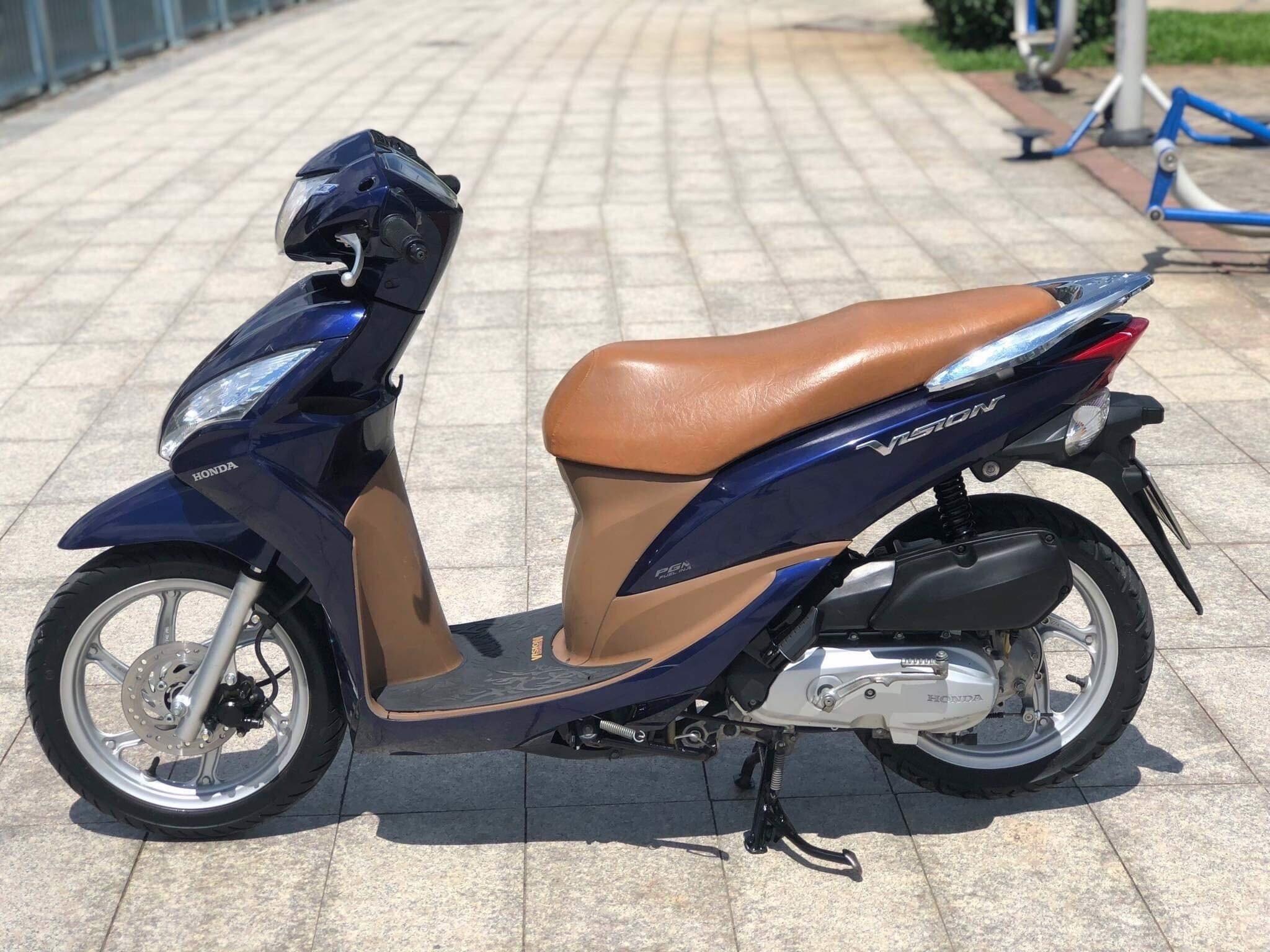 Honda Vision đời đầu 2012